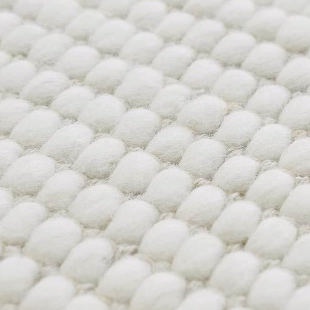 天然素材のみ使用した手織りカーペット！長くご愛用できる高品質な一品（Particles）