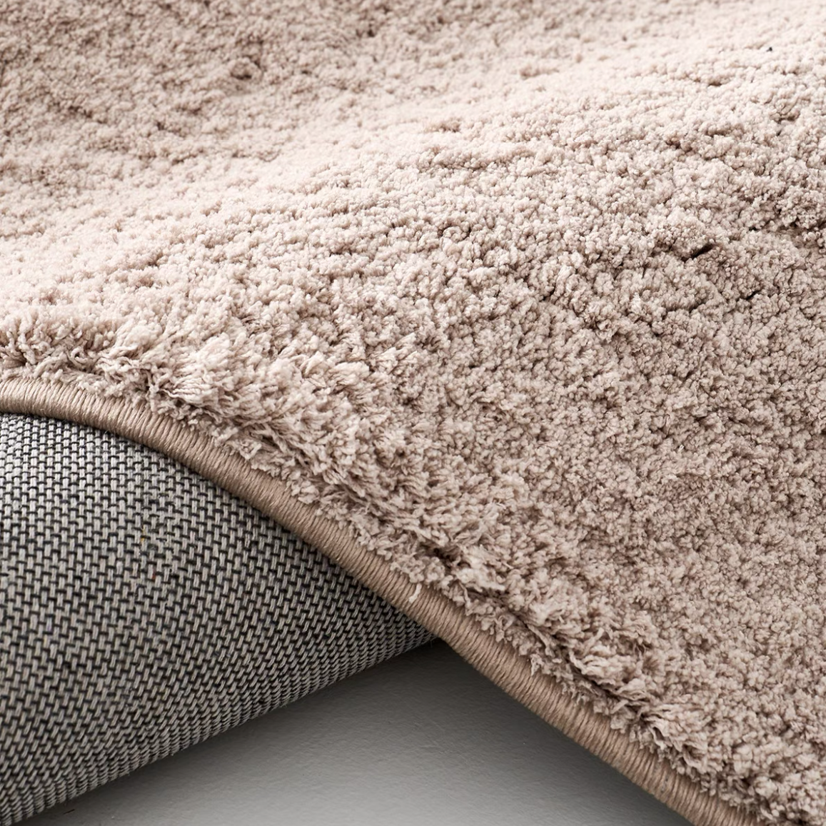 65万針の超高密度織りで作られた高級カーペット（Merino Wool Series）