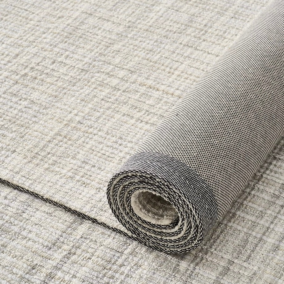 Machine-woven carpet made from pure natural wool! A high-quality product that you can use for a long time (Skin) 